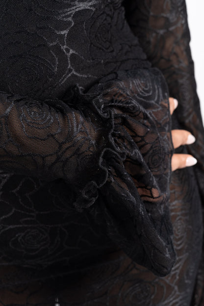long women’s dresses designed for height, maxi tall dresses and tall dresses for ladies with effortless elegance. close up view